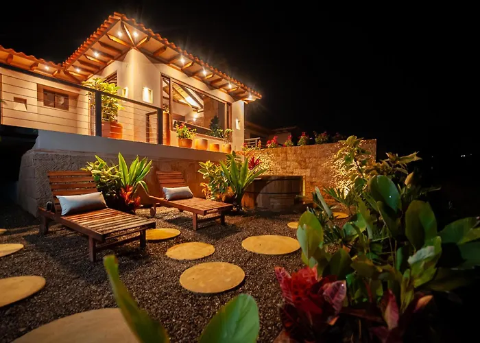 Casa De Las Flores- Bugambilias