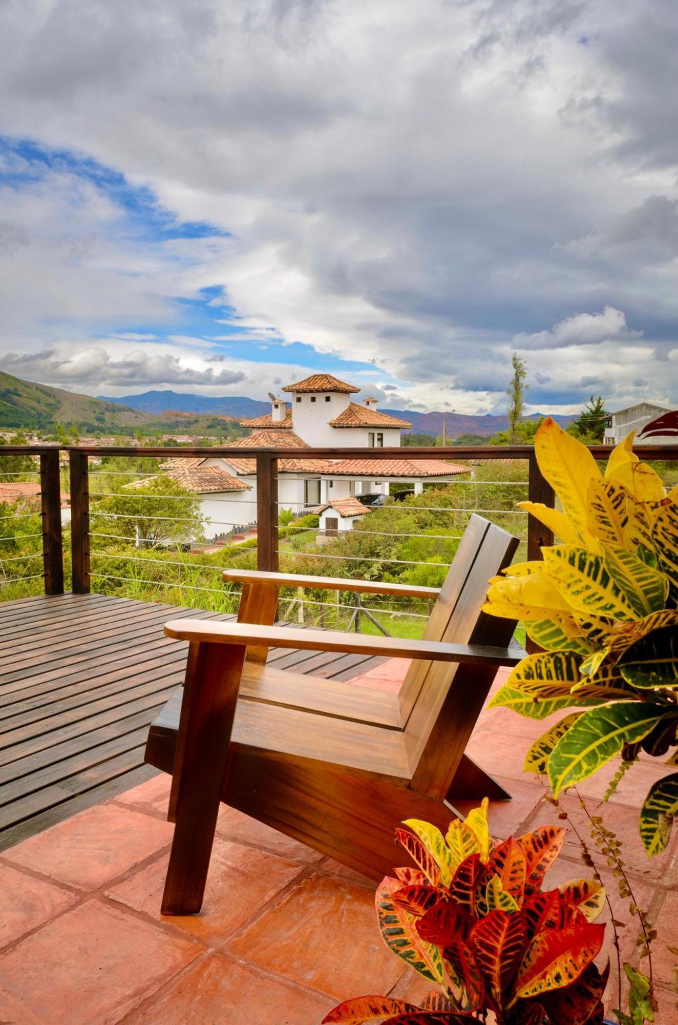 Casa De Flores- Bugambilias Villa de Leyva