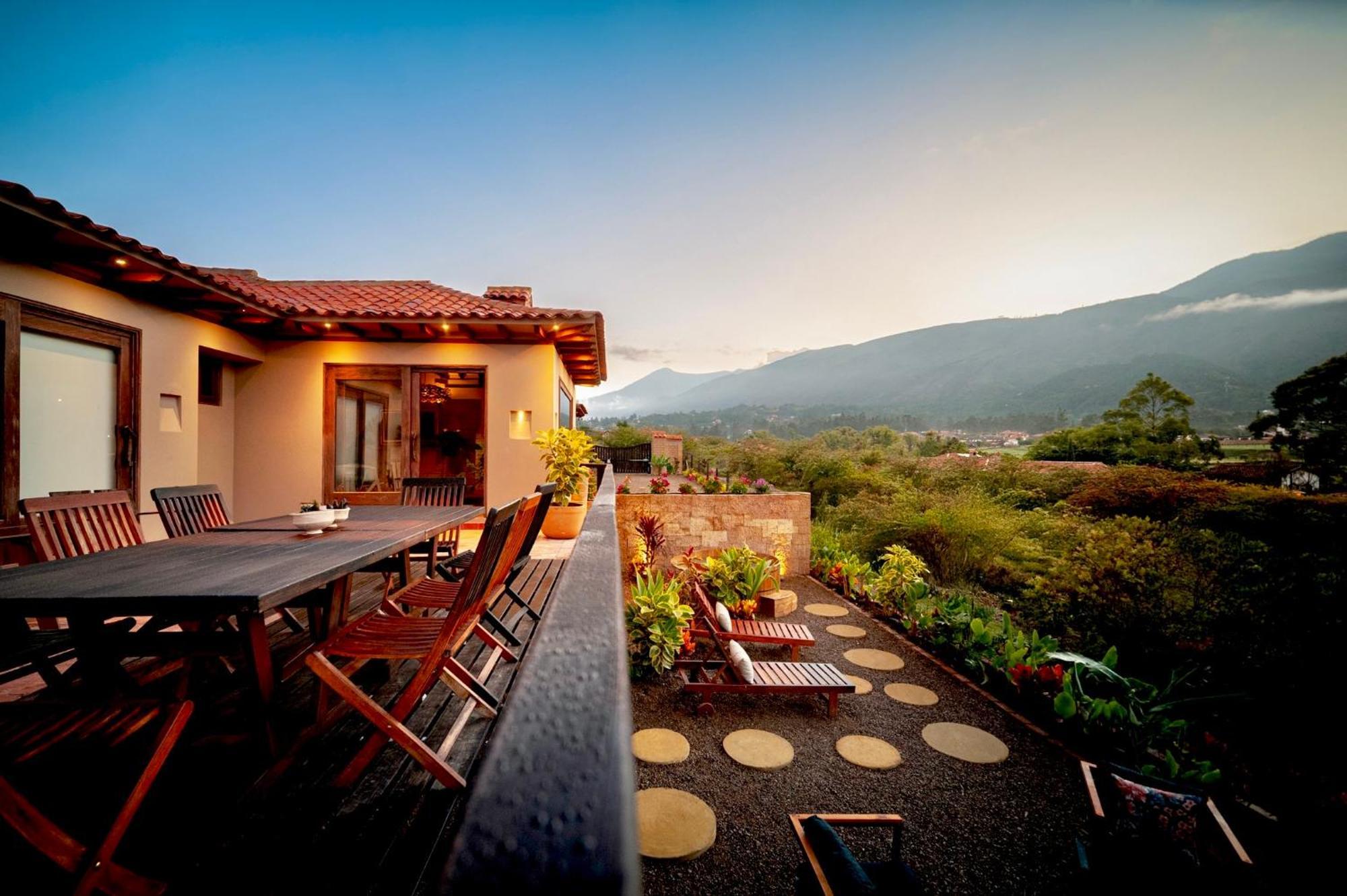 Casa De Flores- Bugambilias